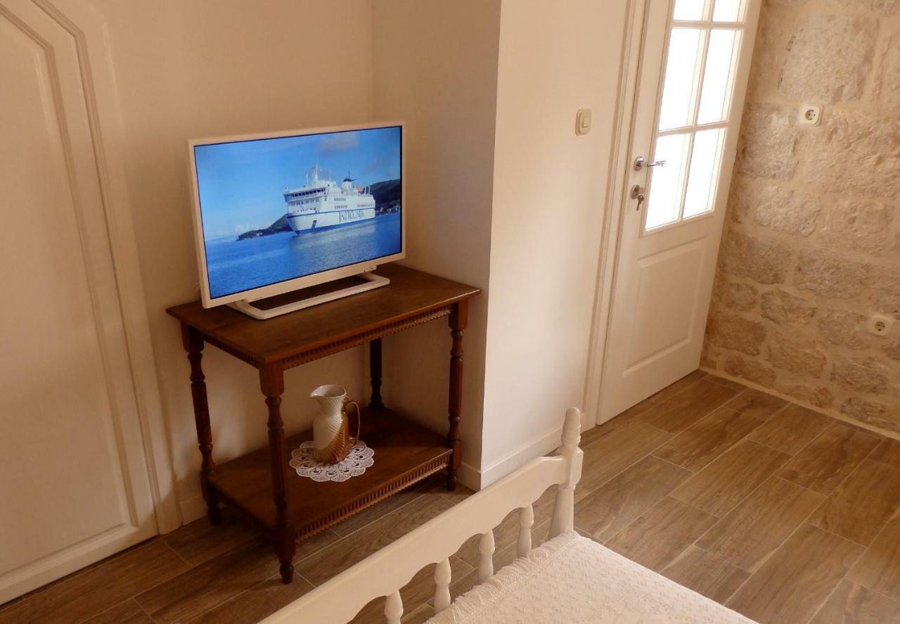 Guesthouse Torga Vis Island Exterior photo