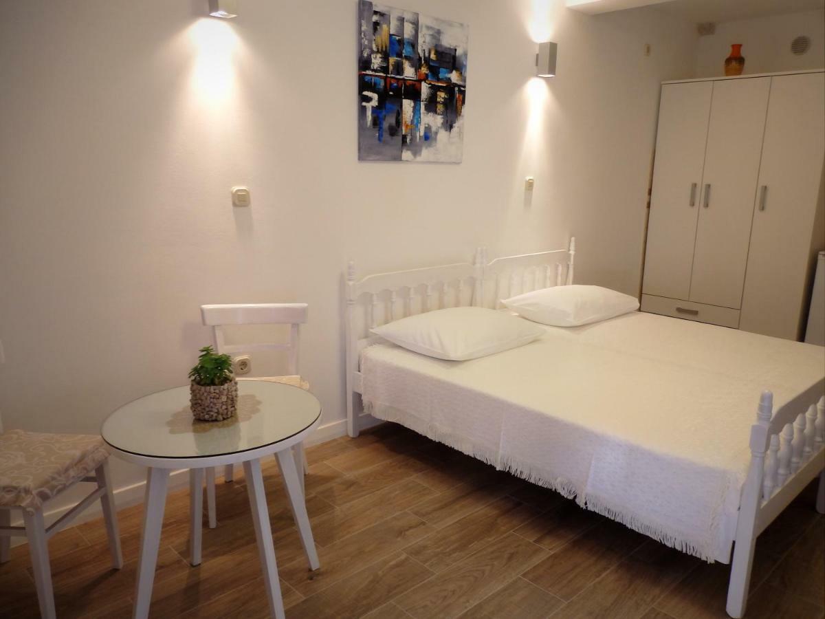 Guesthouse Torga Vis Island Exterior photo