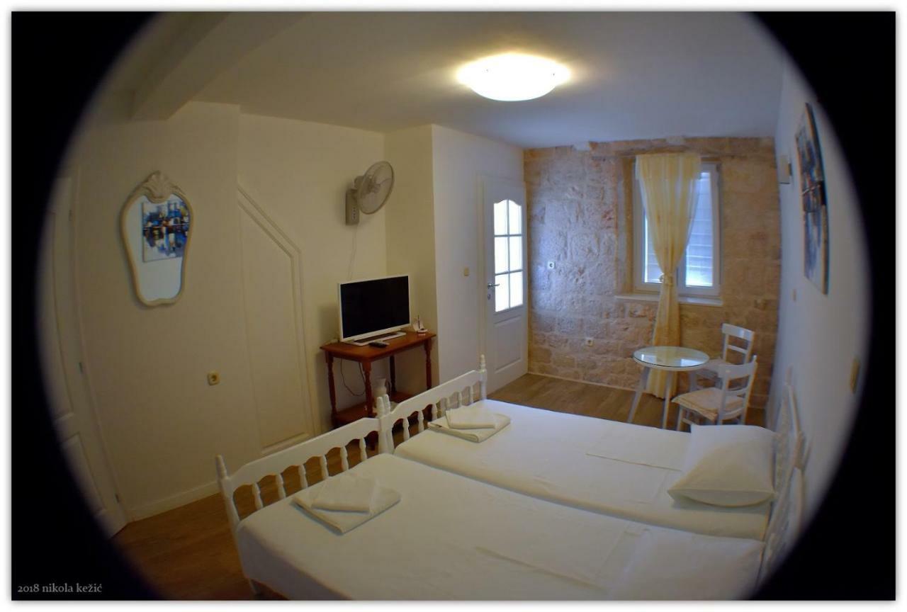 Guesthouse Torga Vis Island Exterior photo